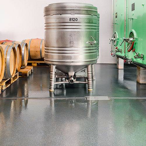 Industrieboden, PU-Belag mit Isopowder® im Lebensmittelbereich (Weinkellerei)